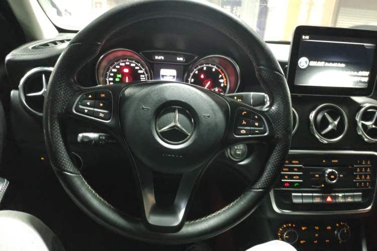 Used Mercedes-Benz GLA 2017 GLA 200 Fashion Model