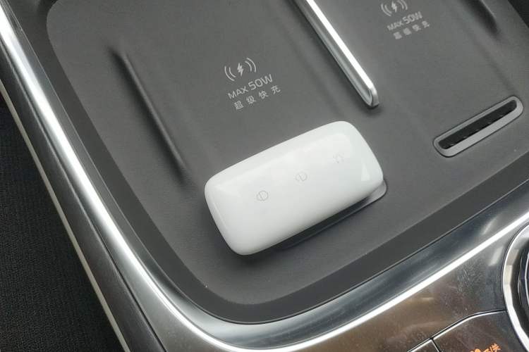 Used Geely Galaxy M9 2025 Model 210km Four-Wheel-Drive Leading Edition Vehicle Key