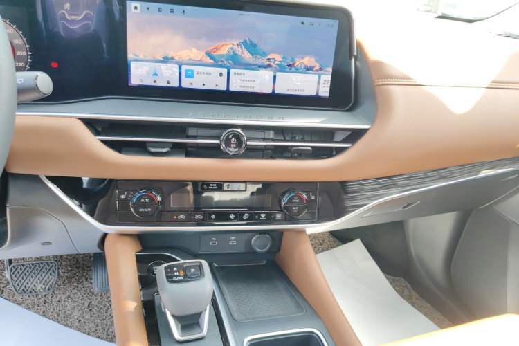 Used Nissan Pathfinder 2024 380 VC-TURBO Four-Wheel Drive Intelligent Driving Version 6 Seats Audio And AC Panel