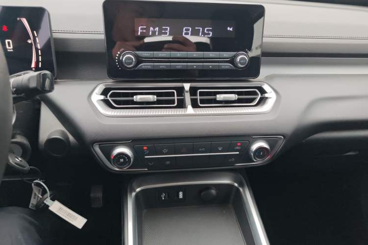 Used Great Wall King Kong Poer 2024 2.0T Automatic 8AT Diesel Two-Wheel-Drive Elite Flatbed