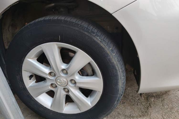 Used Toyota Corolla 2011 1.6L Manual GL Right Front Wheel Hub