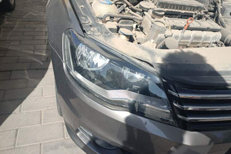 Used Volkswagen Bora 2015 Zhuihui Edition 1.6L Manual Comfort Model Right Front Headlight