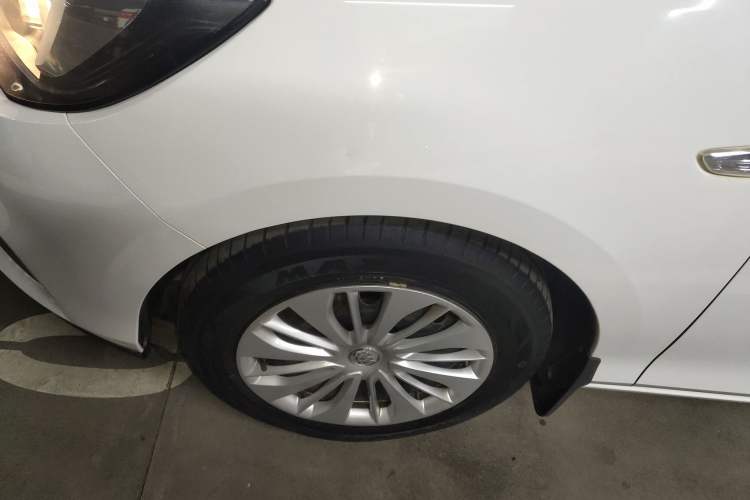 Used Buick Excelle 2018 15N Manual Elite Version Exterior 7