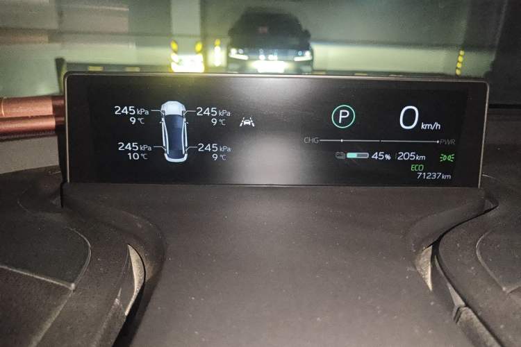 Used Toyota bZ3 2023 616 km Long-Range PRO