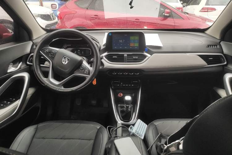 Used Baojun 510 2017 1.5L Manual Fashion Model