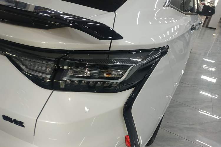 Used Dongfeng Aeolus Yixuan 2024 1.5L Automatic JingSu Edition
