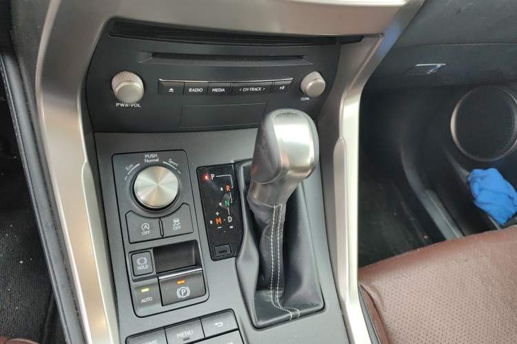 Used Lexus NX 2018 200 Front-Wheel-Drive X-Trail Version China V Standard Gear Lever