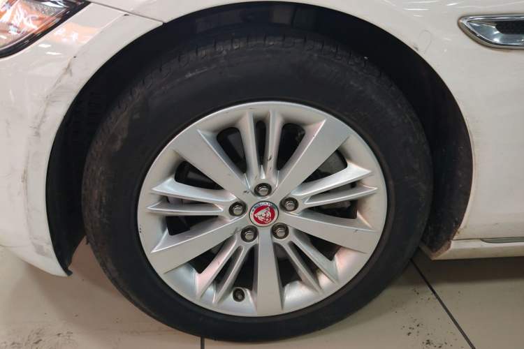 Used Jaguar XFL 2019 XFL 2.0T 200PS Two-Wheel-Drive Luxury Edition
