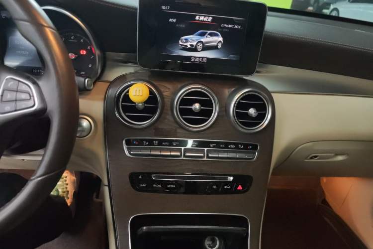 Used Mercedes-Benz GLC 2016 GLC 300 4MATIC Dynamic Model Audio And AC Panel