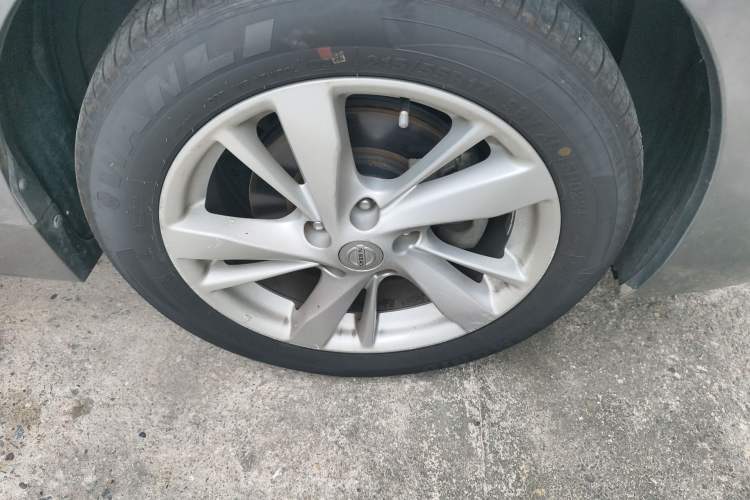 Used Nissan Teana 2015 2.5L XL Upper Champions League Tech Edition Right Front Wheel Hub
