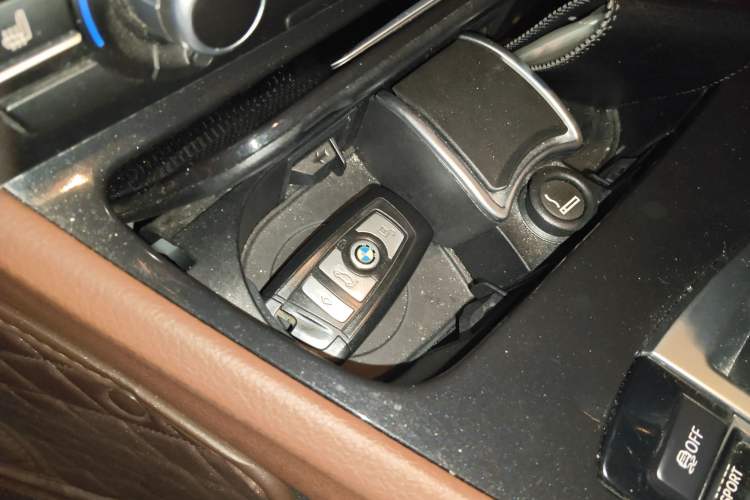 Used BMW 5 Series GT 2014 528i Leading Model
