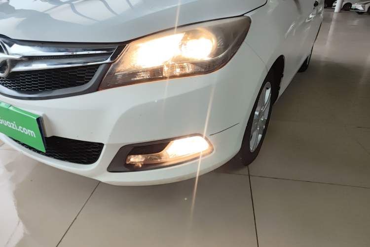 Used Haima M3 2015 1.5L Manual Elite Model Left Front Headlight