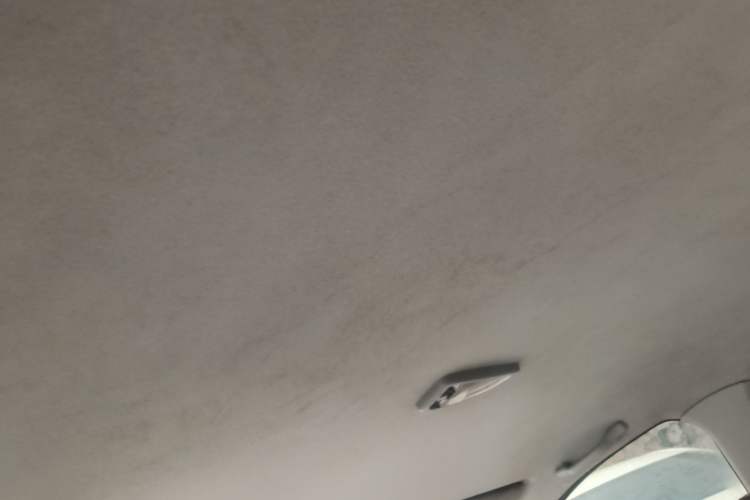 Used FAW Weizhi V2 2010 1.3L Manual Luxury Version Headliner