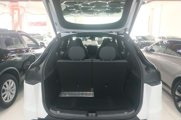 Used Tesla Model Y L 2025 Model Long-Range All-Wheel-Drive Version Trunk