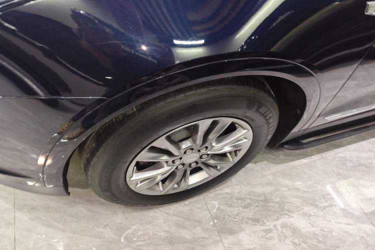 Used Cadillac XT5 2021 28T Luxury Model