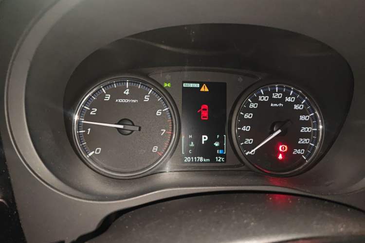 Used Mitsubishi Outlander 2013 2.4L 4x4 Luxury Navigation Edition 5 Seats