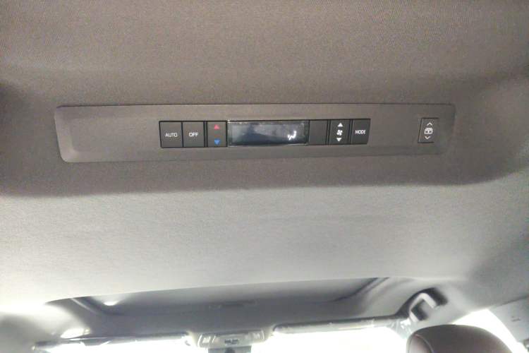 Used Toyota Granvia 2024 2.5L Hybrid Prestige PLUS Four-Wheel Drive Version
