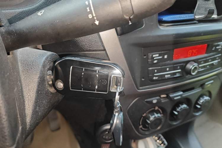 Used Peugeot 301 2014 1.6L Manual Comfort Edition
