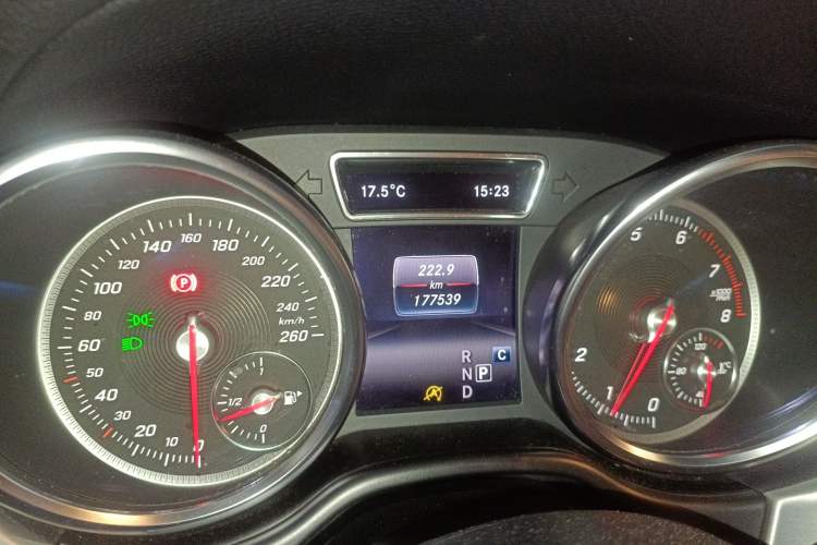 Used Mercedes-Benz GLE Coupe 2017 GLE 400 4MATIC Coupe SUV Odometer Close Up