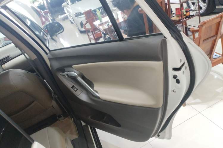 Used Toyota Verso 2015 180E CVT Crossover Edition