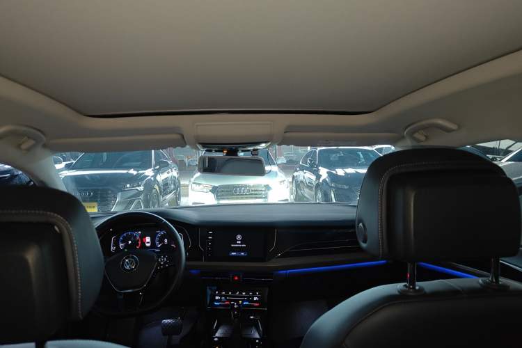 Used Volkswagen Passat 2020 330TSI Luxury Edition China VI