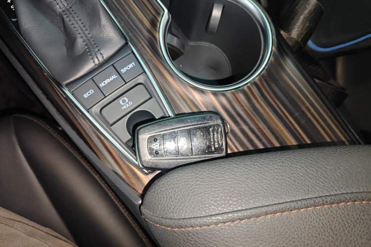 Used Toyota Camry 2018 2.5G Luxury Edition Vehicle Key