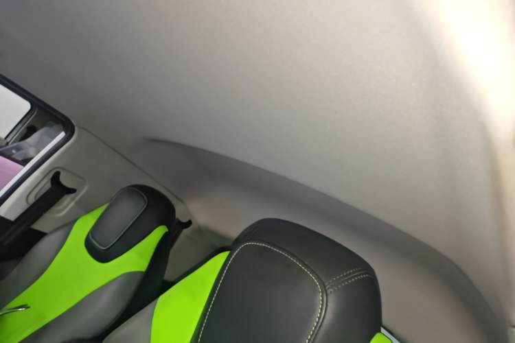 Used Roewe Clever 2021 302 km New Four-Seater Super-Efficient Version