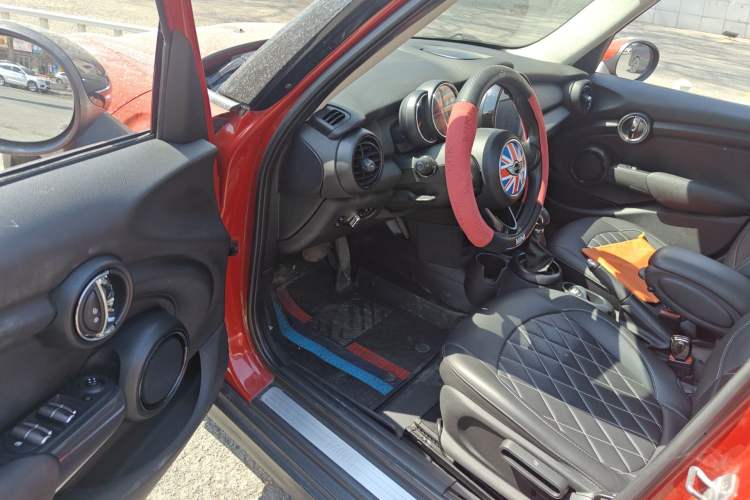 Used MINI 2015 1.2T ONE Five-Door Edition Driver Seat