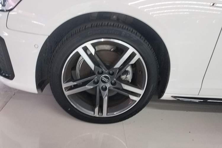 Used Audi A4L 2022 40 TFSI Luxury Dynamic Model
