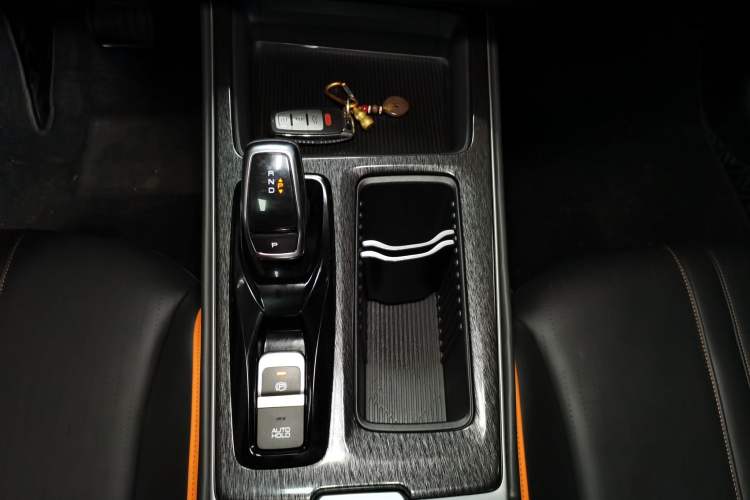 Used Dongfeng Aeolus Yixuan MAX 2023 1.5T Ultra-Stylish Trendsetting Dad Edition