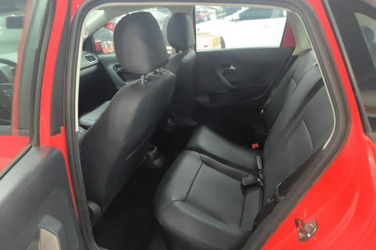 Used Volkswagen Polo 2016 1.6L Automatic Comfort Model