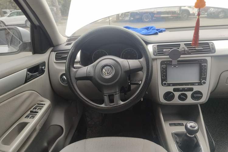 Used Volkswagen Bora 2011 1.6L Manual Fashion Edition
