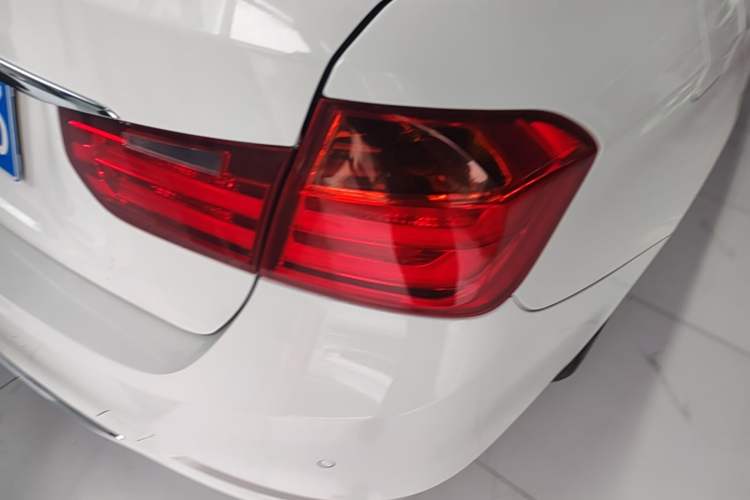Used BMW 3 Series 2015 316Li Fashion Model
