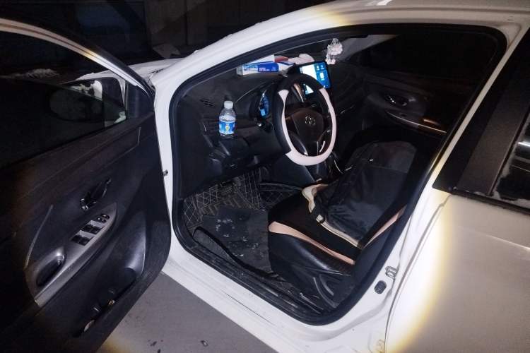 Used Toyota YARiS L Zhi Xuan 2015 1.5E Automatic Charm Edition