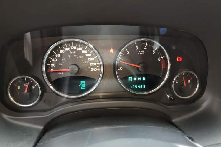 Used Jeep Compass 2013 2.0L two-wheel drive luxury version
