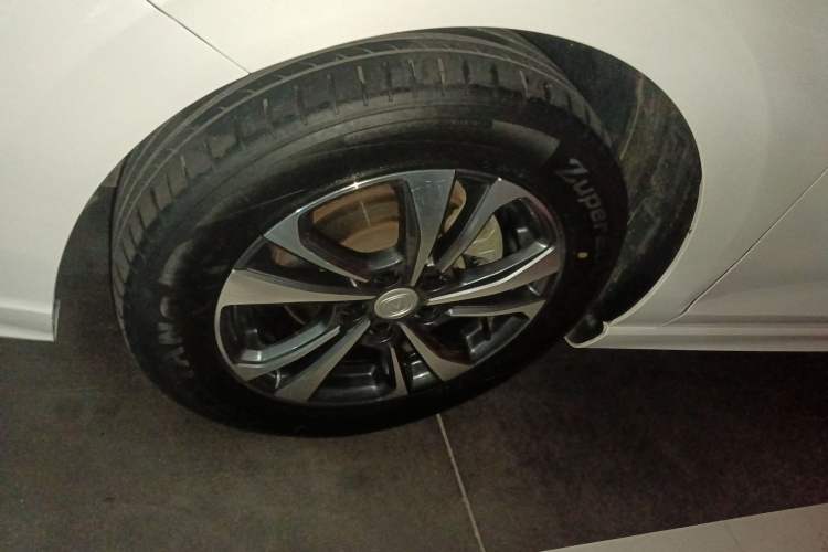 Used CHANGAN Eado 2023 Changan Edition PLUS Blue Whale NE 1.4T GDI DCT Prestige Version Left Front Wheel Hub