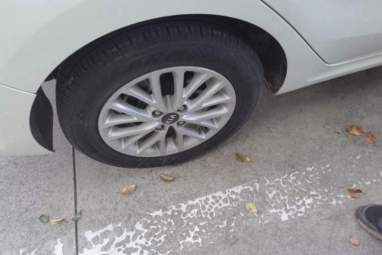 Used Kia K2 2017 Sedan 1.4L Automatic GLS Right Rear Wheel Hub