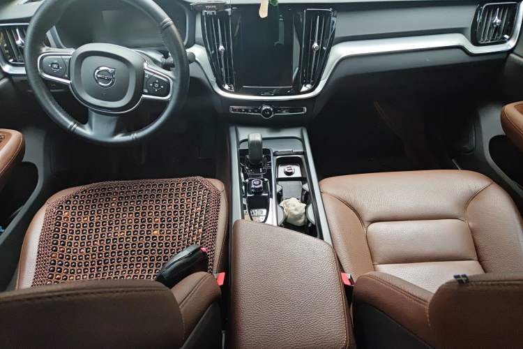 Used Volvo S60 2022 B4 Zhiyi Luxury Edition