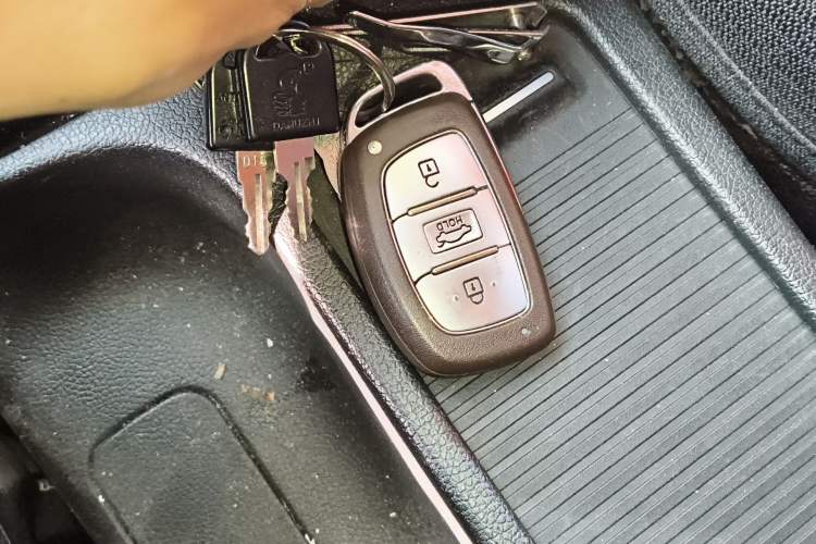 Used Hyundai Elantra (5th Generation / Langdong) 2015 1.6L Manual Leading Model Vehicle Key