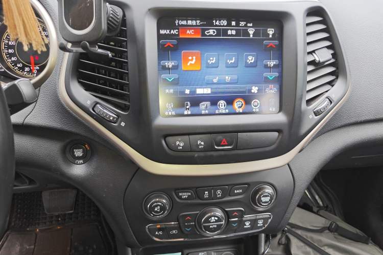 Used Jeep Cherokee 2017 2.4L Superior Edition
