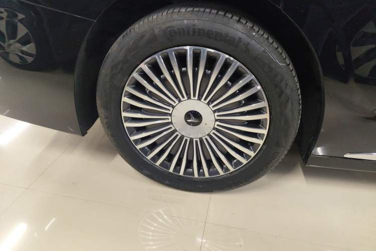 Used VOYAH Dream 2025 PHEV Four-Wheel Drive Excellence Kunpeng Edition Exterior 5