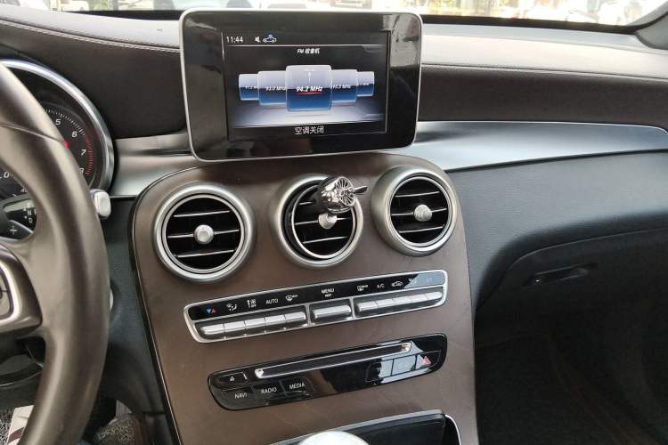 Used Mercedes-Benz GLC 2019 Refreshed GLC 300 L 4MATIC Dynamic Edition
