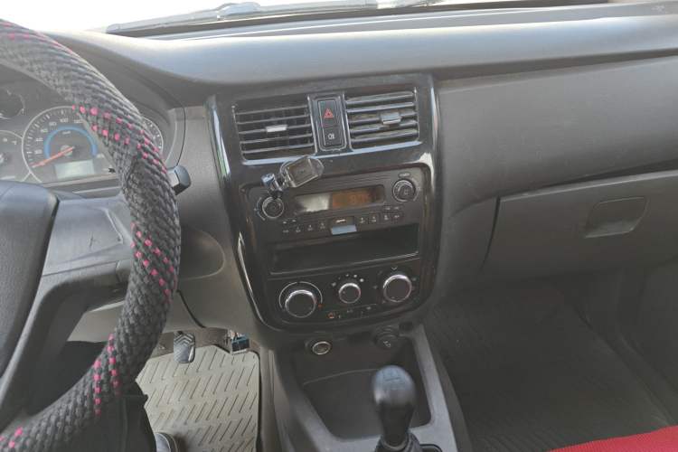 Used Wuling Rongguang V 2016 1.5L Standard Version