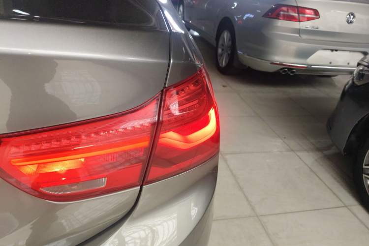 Used BMW 1 Series 2018 118i Sport Edition Exterior 3