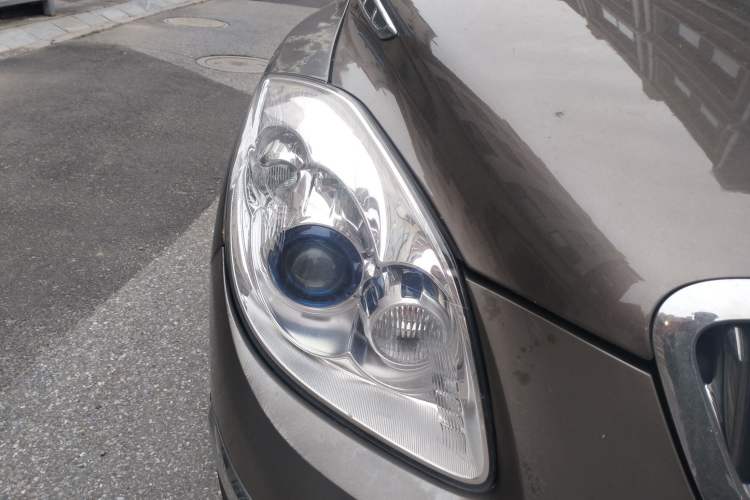 Used Buick Enclave 2013 3.6L Two-Wheel-Drive Elegance Edition