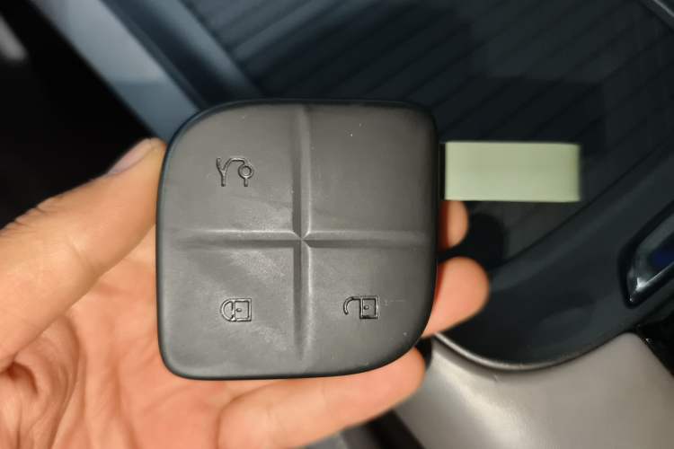 Used Lynk & Co 08 EM-P 2025 120km Long-Range Pro Vehicle Key