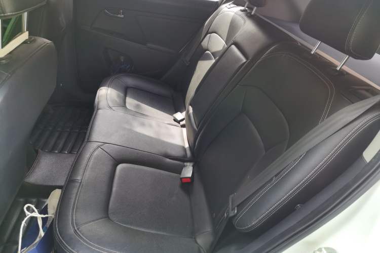 Used Kia Sportage R 2014 2.0L Automatic Two-Wheel Drive GLS Trim
