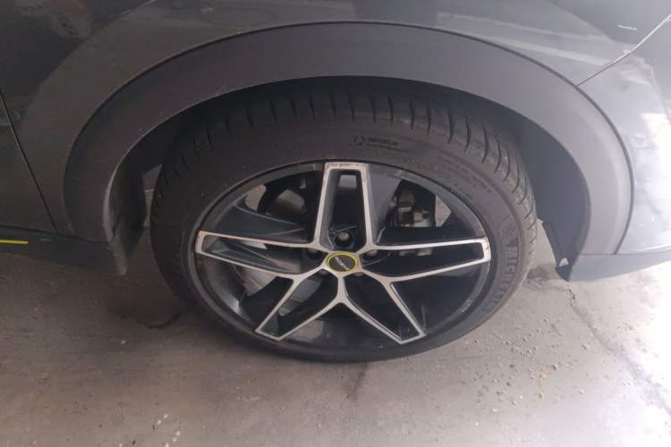 Used Roewe RX5 2021 PLUS 330TGI Automatic National Trend Intelligent Deluxe Edition Right Front Wheel Hub