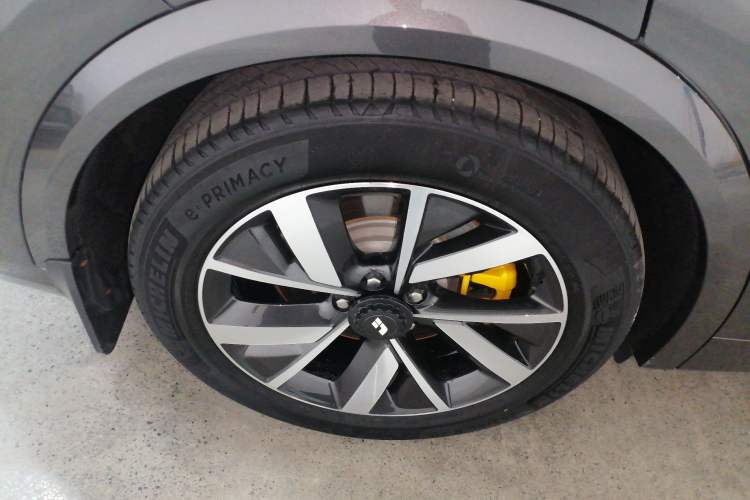 Used Li Auto L8 2023 Pro Model
