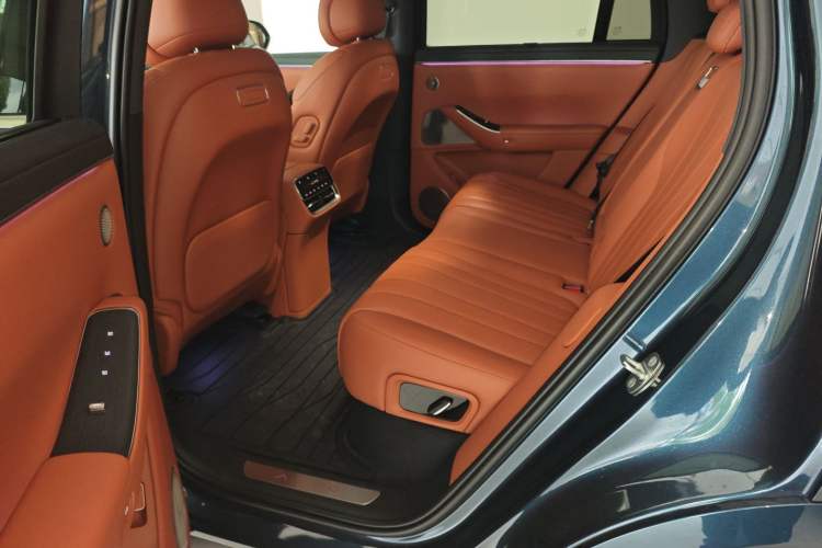 Used Hima AITO M7 2026 Model Range-Extending Max All-Wheel Drive 5-Seater Version Left Rear Seat